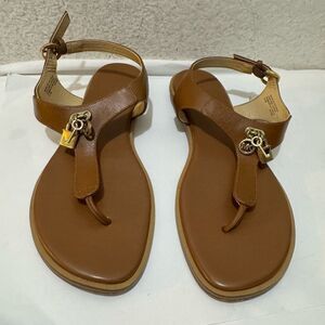 Michael Kors Tan Sandal key charm brown gold 8.5 M